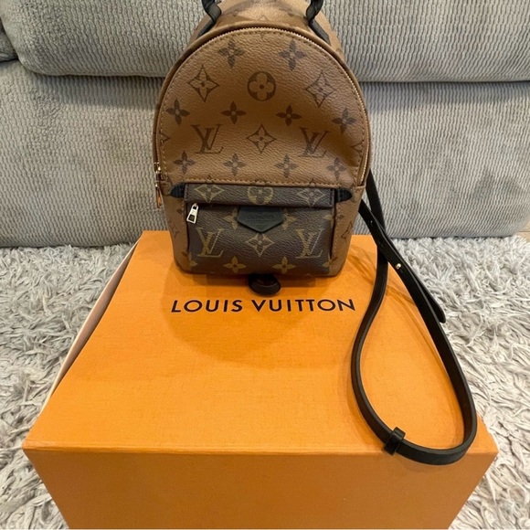 100% Authentic Louis Vuitton Reverse Palm Springs Mini!
DISCONTINUED!! - Picture 4 of 9